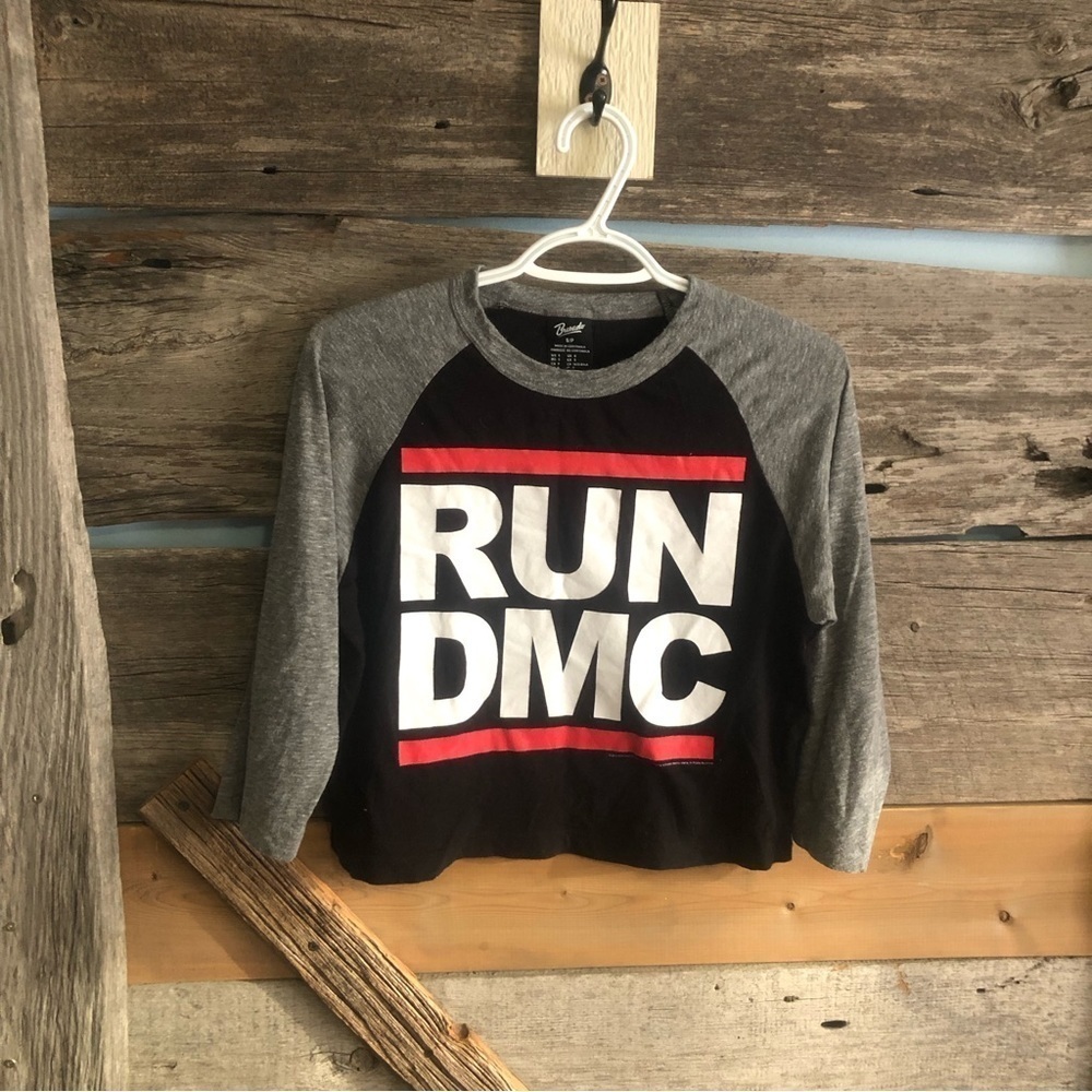 RUN DMC Size Small Cropped Shirt